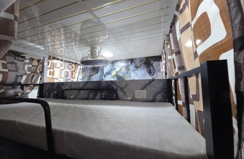 Sakinaka Hostel | Nithyanand Male Cabinstay dormitory