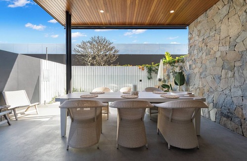 Mermaid Beach House | Nobby Beach Designer Villa | Ocean Views, Plunge Pool, Walk to Bars & Dining.