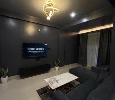 Danapur Hotel | Noir Suites