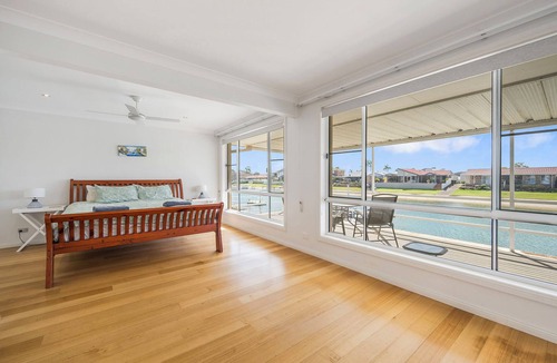 Port Macquarie House | Noojee - Stunning waterfront property on the canals