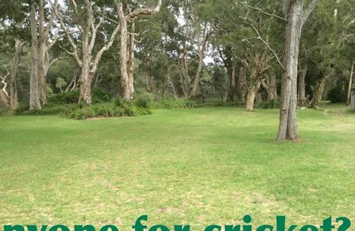 North Avoca House | North Avoca Beach House 200m level walk to beach 4 bedrooms secure yard