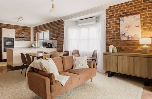 Urunga Apartment | North Street Panorama -stunning mountain and ocean views