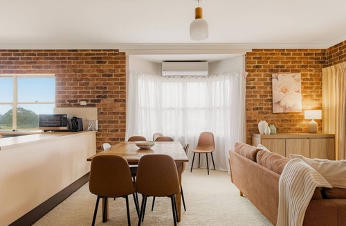 Urunga Apartment | North Street Panorama -stunning mountain and ocean views