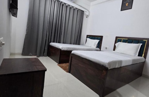 Kandivali East Apartment | NTR royale stays