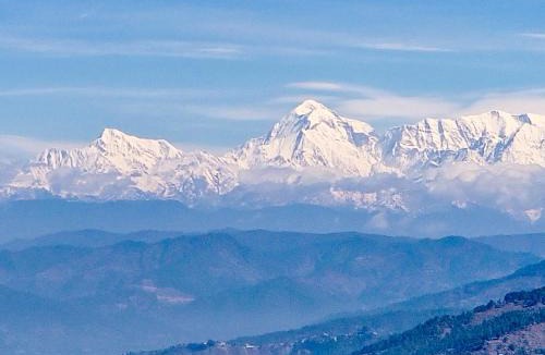 Kaul Apartment | Oak Forest Cabin - Misty, Quiet, Himalayan Getaway