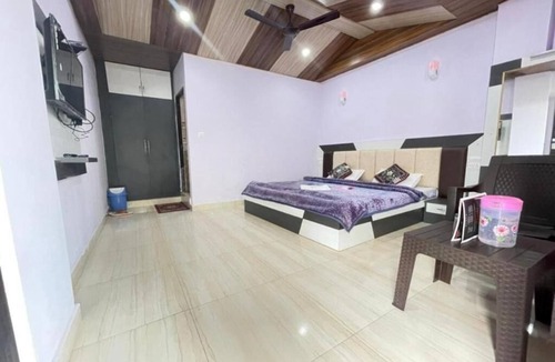Banikhet Hotel | OAKWOOD HOMESTAY BANIKHET