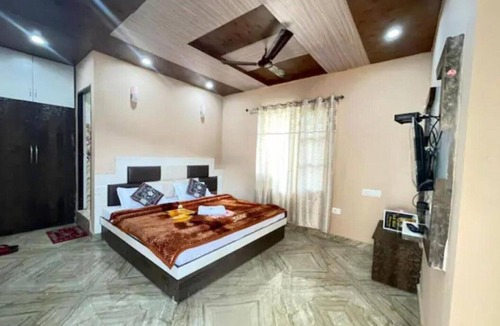 Banikhet Hotel | OAKWOOD HOMESTAY BANIKHET