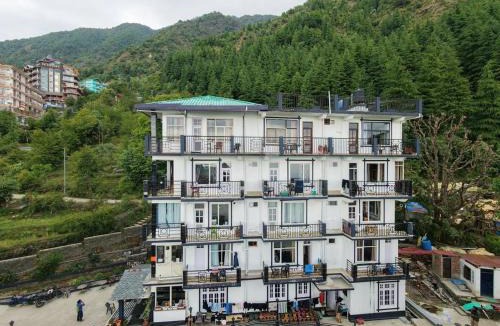 Bhagsu Nag House | Oasis Guest House Bhagsu D'shala