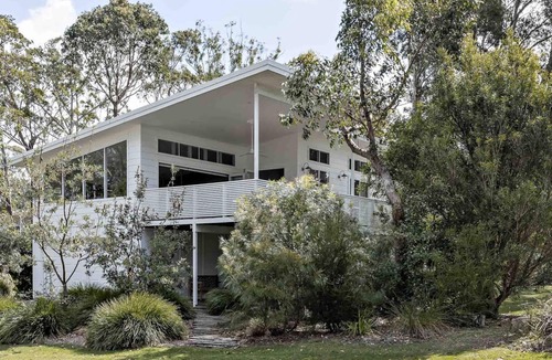 Bendalong House | Ocean At Bendalong - The Epitome of Coastal Elegance