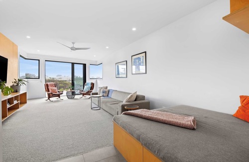 Jan Juc House | Ocean, Golf Course and Parkland Views 250m to Sand