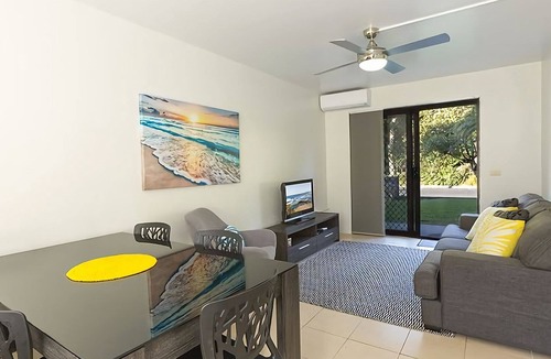 Sawtell Apartment | Ocean Sands 3 is an air conditioned, ground floor, two bedroom unit perfectly located near the beach