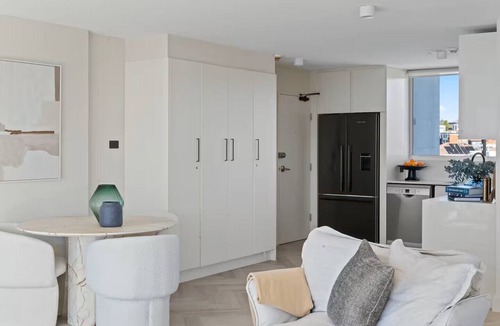 Vaucluse Apartment | Ocean sounds, morning sunrise