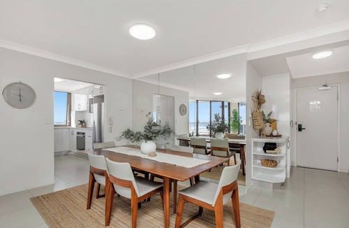 Mermaid Beach Apartment | Oceanfront Escape - SeaHaven on Albatross Avenue