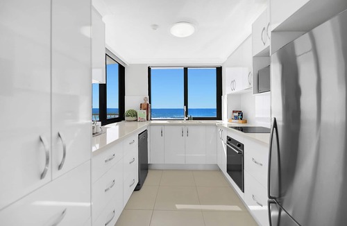 Mermaid Beach Apartment | Oceanfront Escape - SeaHaven on Albatross Avenue