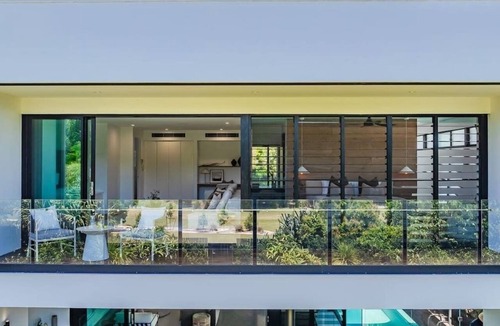 Casuarina House | Oceans Echo - Beachfront luxury holiday home