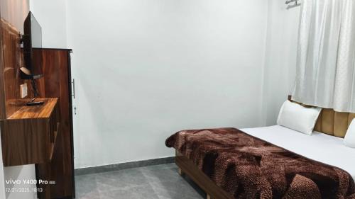 Vrindavan Hotel | Om Baikunth Dham