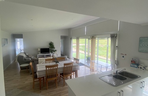 Omeo House | Omeo Mountain Views. Peace and Tranquillity