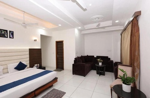 Greater Noida Hotel | Opal Crown