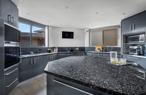 Forresters Beach House | "Opera by the Sea" – A Symphony of Sea & Pool