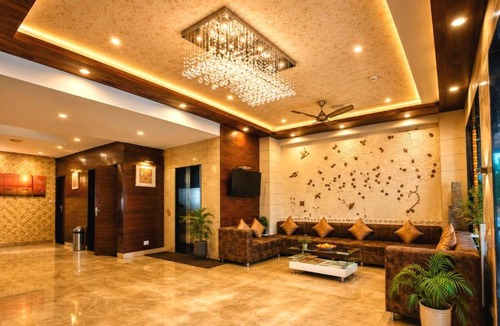 Udaipur Hotel | Opulence Inn - 500 Meters From Railway Station