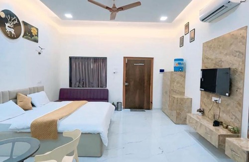 Wadgaon Villa | Orange Villa