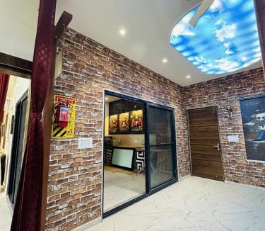 Jaipur District Bed & Breakfast | Orca Hill Villa