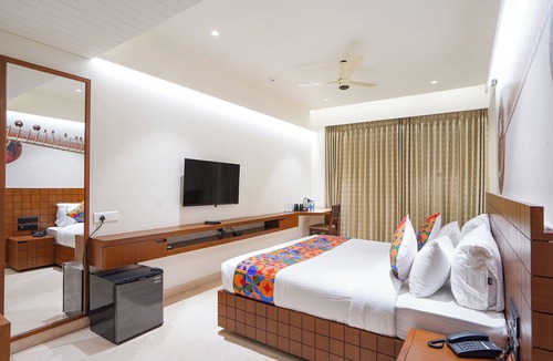 Bengaluru Hotel | Oriva Tulips Inn and Suites - Nr. Majestic