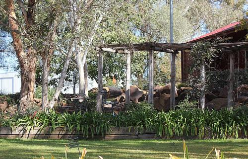 Dubbo House | Outback Cellar & Country Cottage