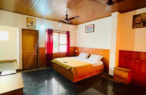 Vyttila Hotel | Oval Retreat