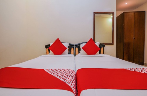 Begumpet Hotel | OYO 15928 Hotel Midtown
