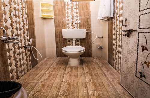 Begumpet Hotel | OYO 15928 Hotel Midtown