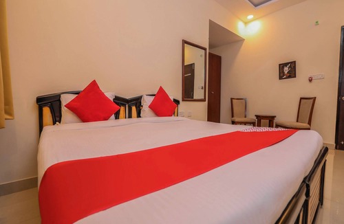 Begumpet Hotel | OYO 15928 Hotel Midtown