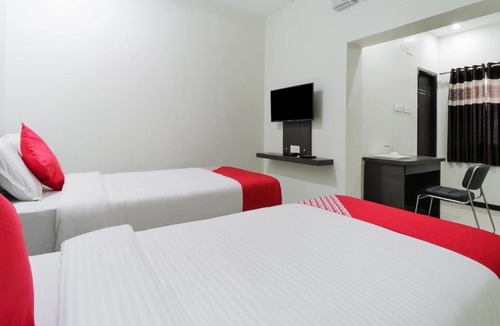 Rajahmundry Hotel | OYO 30260 Jupudy Residency