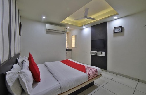 Chandkheda Hotel | OYO 3056 Hotel Sigma Inn