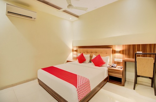 Sakinaka Hotel | OYO 65661 Hotel Emerald Inn