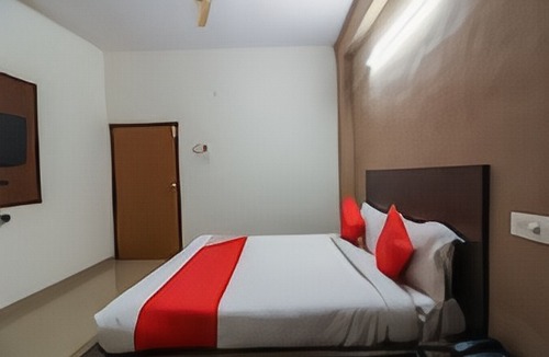 Banjara Hills Hotel | OYO 67803 R-inn