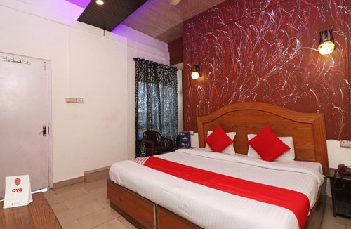 Lakdi Ka Pul Hotel | OYO 73851 Hotel Hyderabad Comfort Lakdikapul