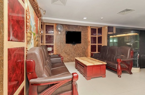 Hyderabad Hotel | OYO 740 Hotel Suravi