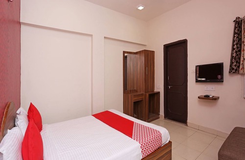 Raipur Hotel | OYO 7859 Hotel Gurukripa
