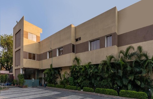 Phase 1 Hotel | OYO Flagship 77041 Cloud9 Apartment