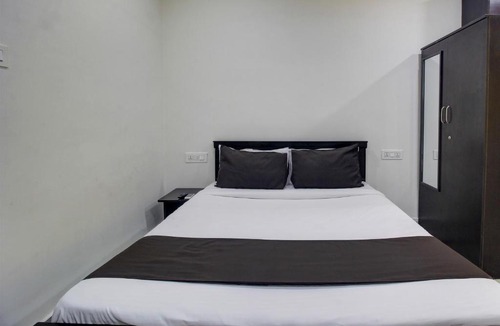 Hyderabad Hotel | OYO Flagship VENKATESWARA ATIDHI