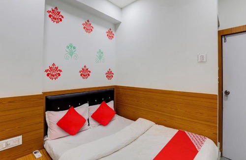 Ahmedabad Hotel | OYO Hotel Sunrise Inn