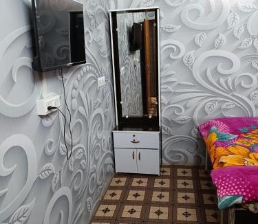 Marhi Hotel | Oyo Royal Hotel & Janmasha