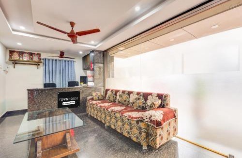 Gajuwaka Hotel | OYO Townhouse Gajuwaka Centre