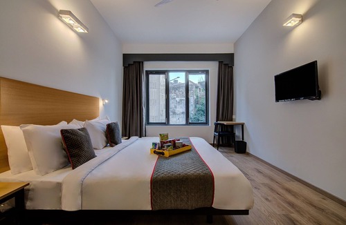 Lakdi Ka Pul Hotel | OYO Townhouse PEARL REGENCY