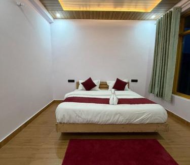Chakrata Hotel | Pahadi Aangan Chakrata