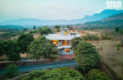 Karjat Villa | Palazzo in the Mountain by VEO - Part of StayVista