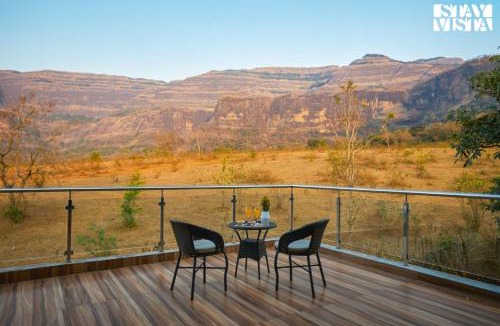 Karjat Villa | Palazzo in the Mountain by VEO - Part of StayVista
