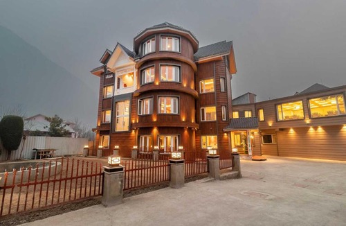 Brein Hotel | Palette Hotel Cecil by CheckIn, Srinagar
