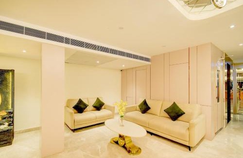 Hyderabad Hotel | Palette Naveena Grand Hyderabad
